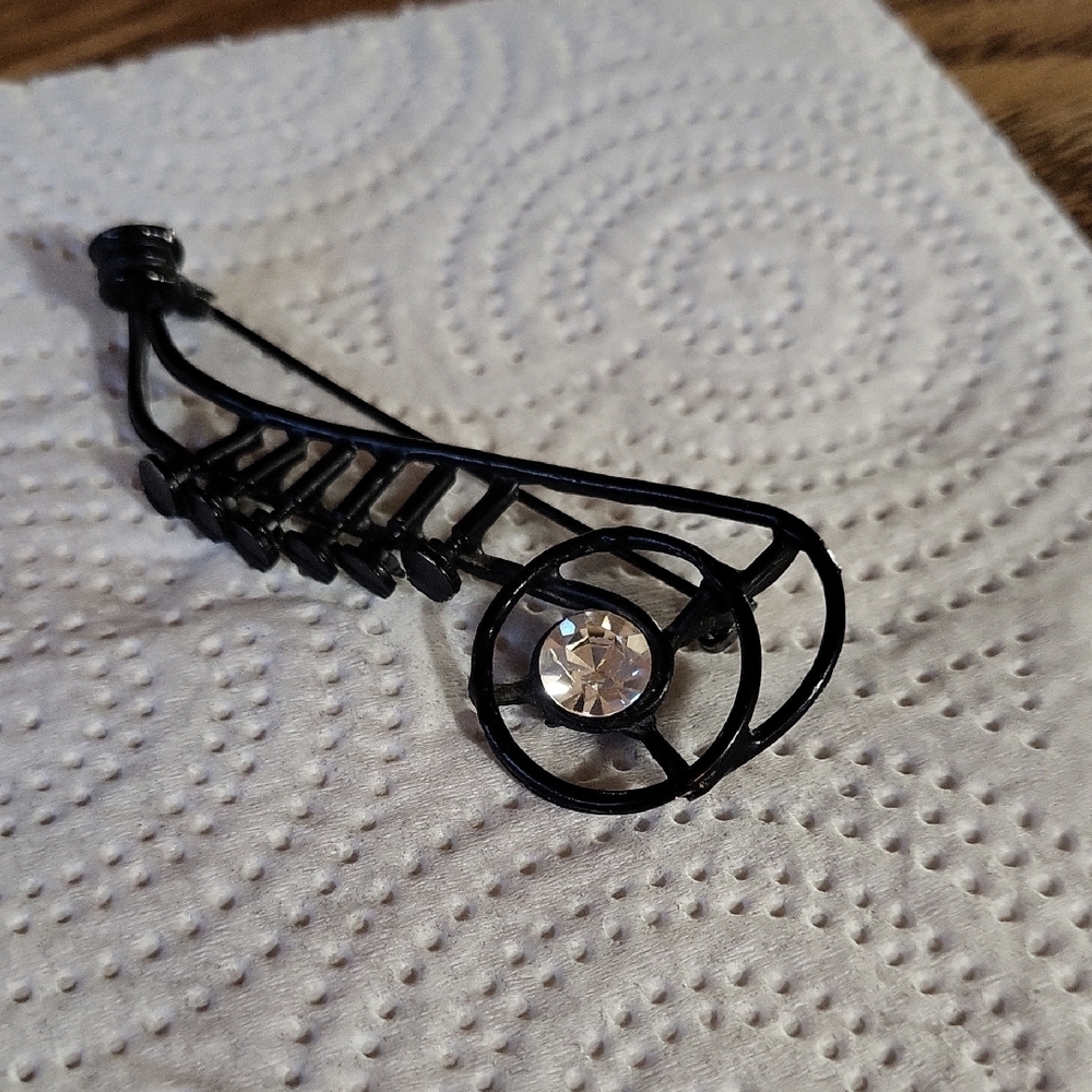 Saxophone Black Wire Pin with Clear Stone